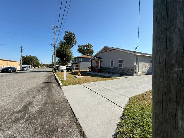 208 CENTER STREET, Auburndale, FL 33823