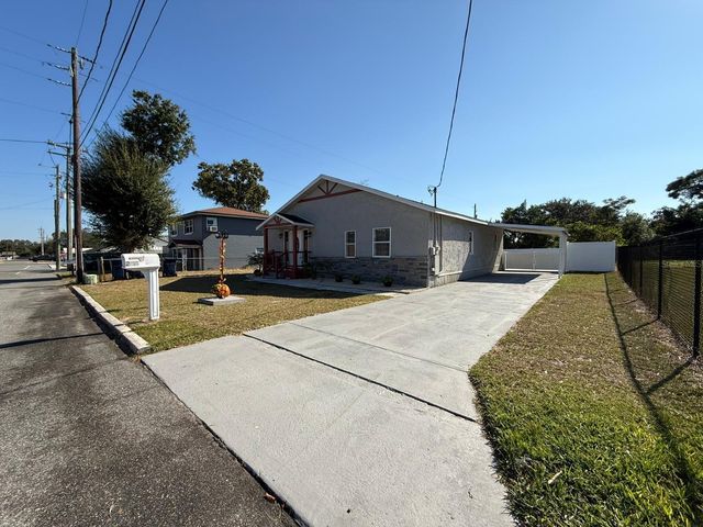 208 CENTER STREET, Auburndale, FL 33823