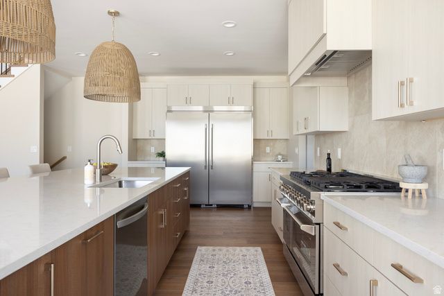 2996 E BONNIE LYNN LN, Sandy, UT 84092