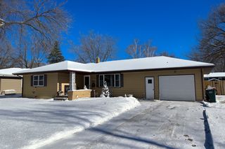 826 Maple Street NE, Hutchinson, MN 55350