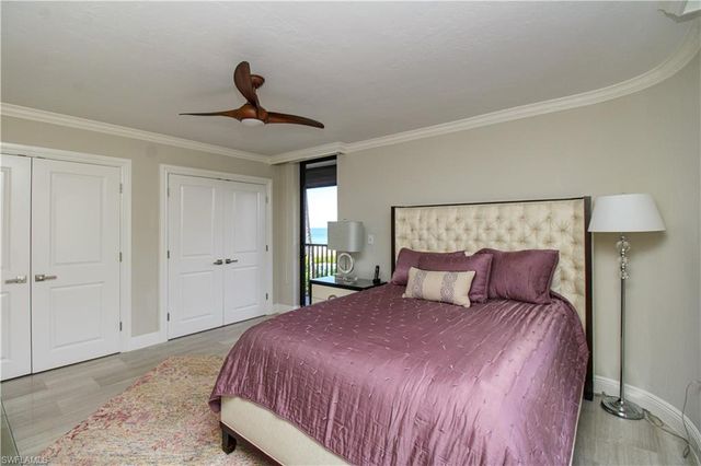 9653 Gulf Shore DR 203, Naples, FL 34108
