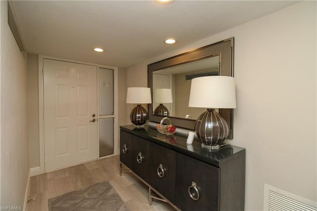9653 Gulf Shore DR 203, Naples, FL 34108