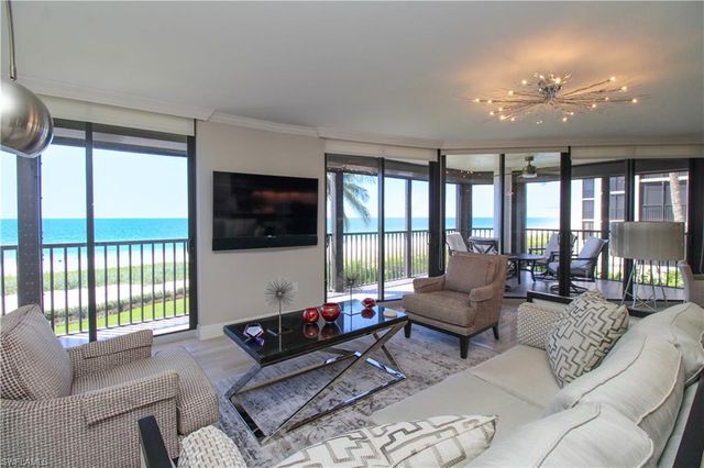 9653 Gulf Shore DR 203, Naples, FL 34108