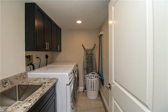 9653 Gulf Shore DR 203, Naples, FL 34108