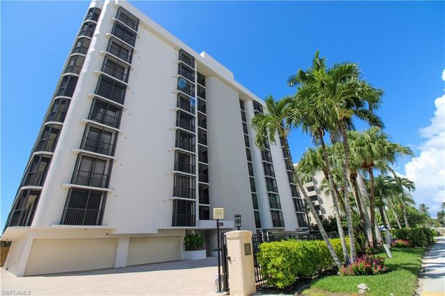 9653 Gulf Shore DR 203, Naples, FL 34108