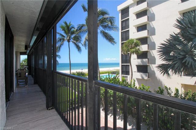 9653 Gulf Shore DR 203, Naples, FL 34108