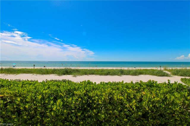 9653 Gulf Shore DR 203, Naples, FL 34108
