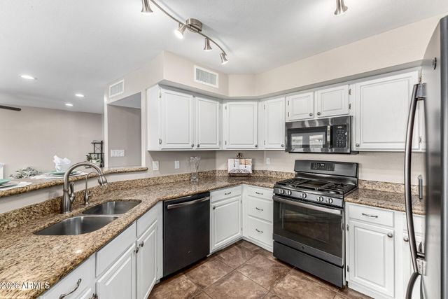 3348 E GLENHAVEN Drive, Phoenix, AZ 85048