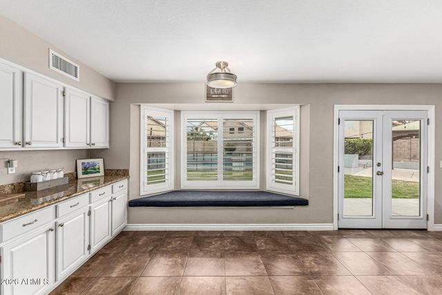 3348 E GLENHAVEN Drive, Phoenix, AZ 85048