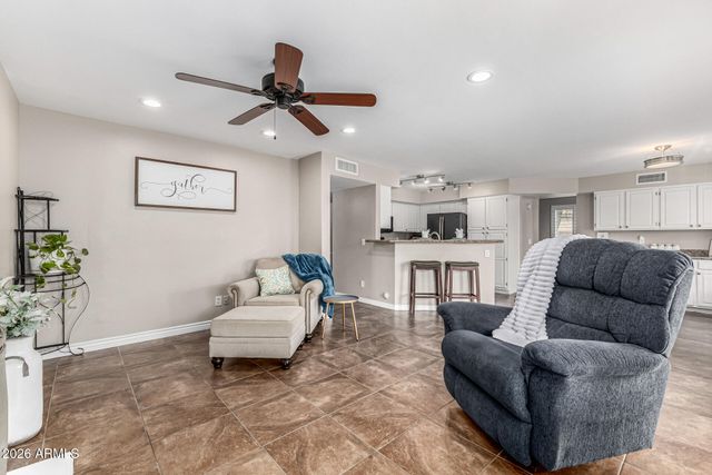 3348 E GLENHAVEN Drive, Phoenix, AZ 85048