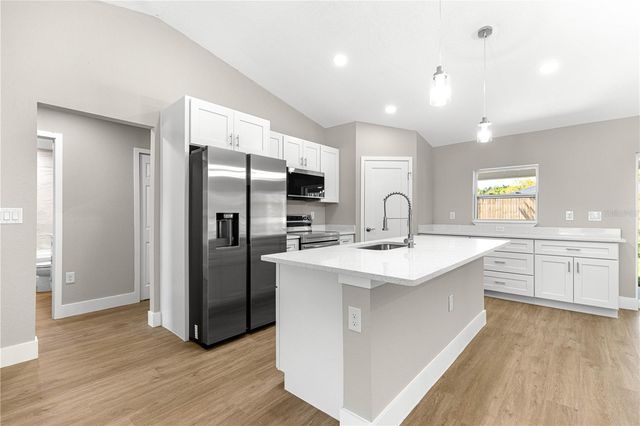 22 MALAUKA RUN LANE, Ocklawaha, FL 32179