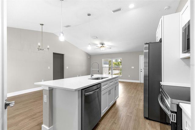 22 MALAUKA RUN LANE, Ocklawaha, FL 32179