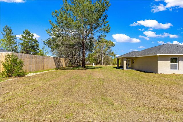 22 MALAUKA RUN LANE, Ocklawaha, FL 32179