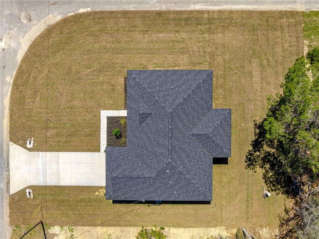 22 MALAUKA RUN LANE, Ocklawaha, FL 32179