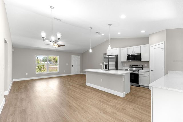 22 MALAUKA RUN LANE, Ocklawaha, FL 32179