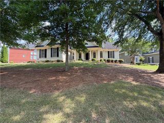 2704 Lost Lakes Drive, Powder Springs, GA 30127