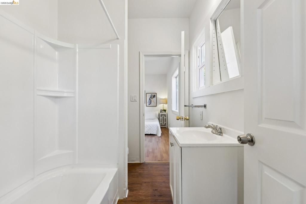 Image 21 of property listing at 220 Marina Way, Richmond, CA 94801