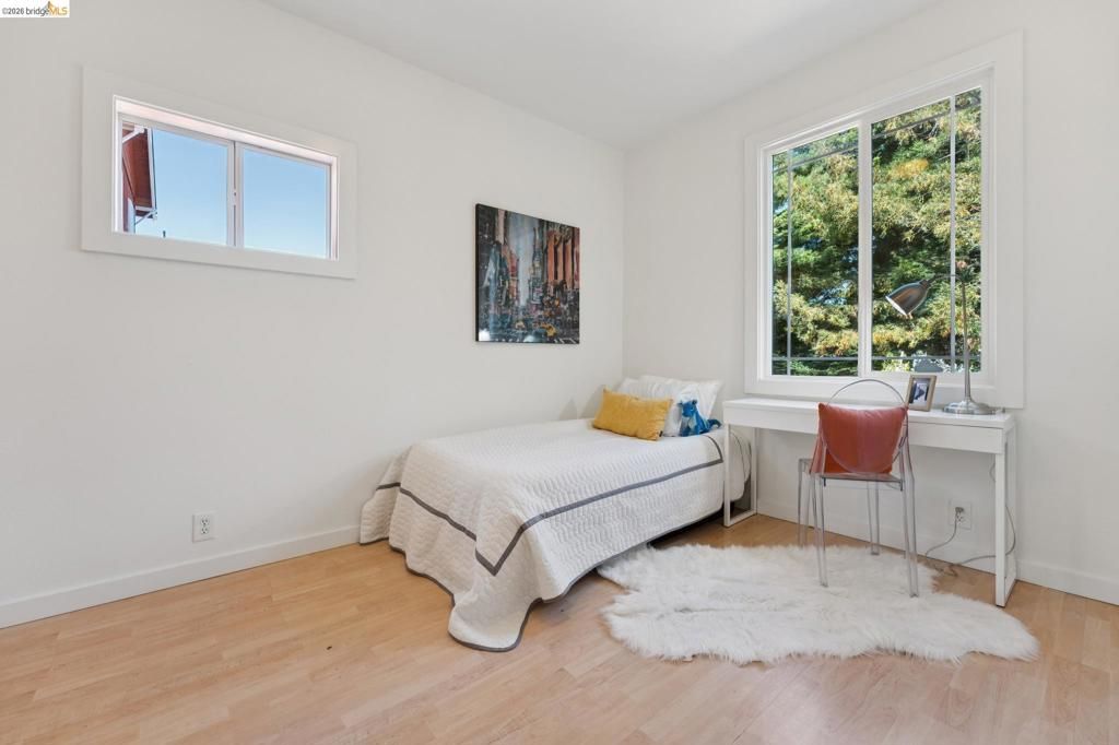 Image 23 of property listing at 220 Marina Way, Richmond, CA 94801