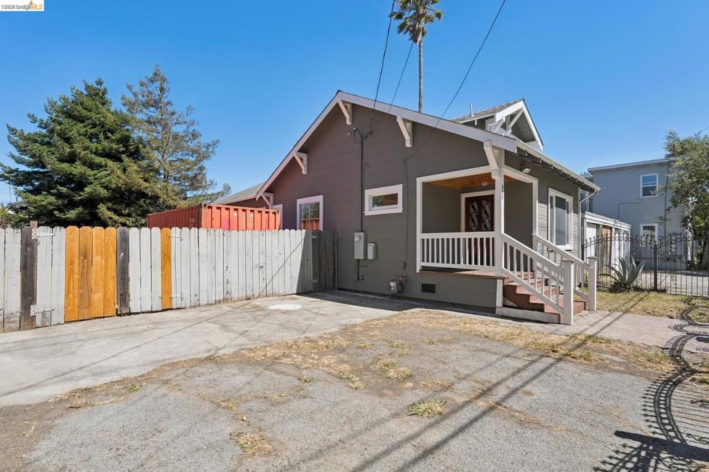 Image 33 of property listing at 220 Marina Way, Richmond, CA 94801