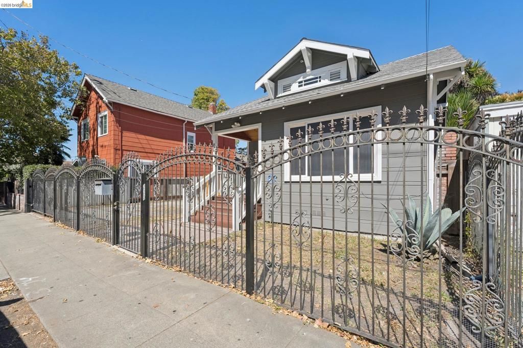 Image 35 of property listing at 220 Marina Way, Richmond, CA 94801