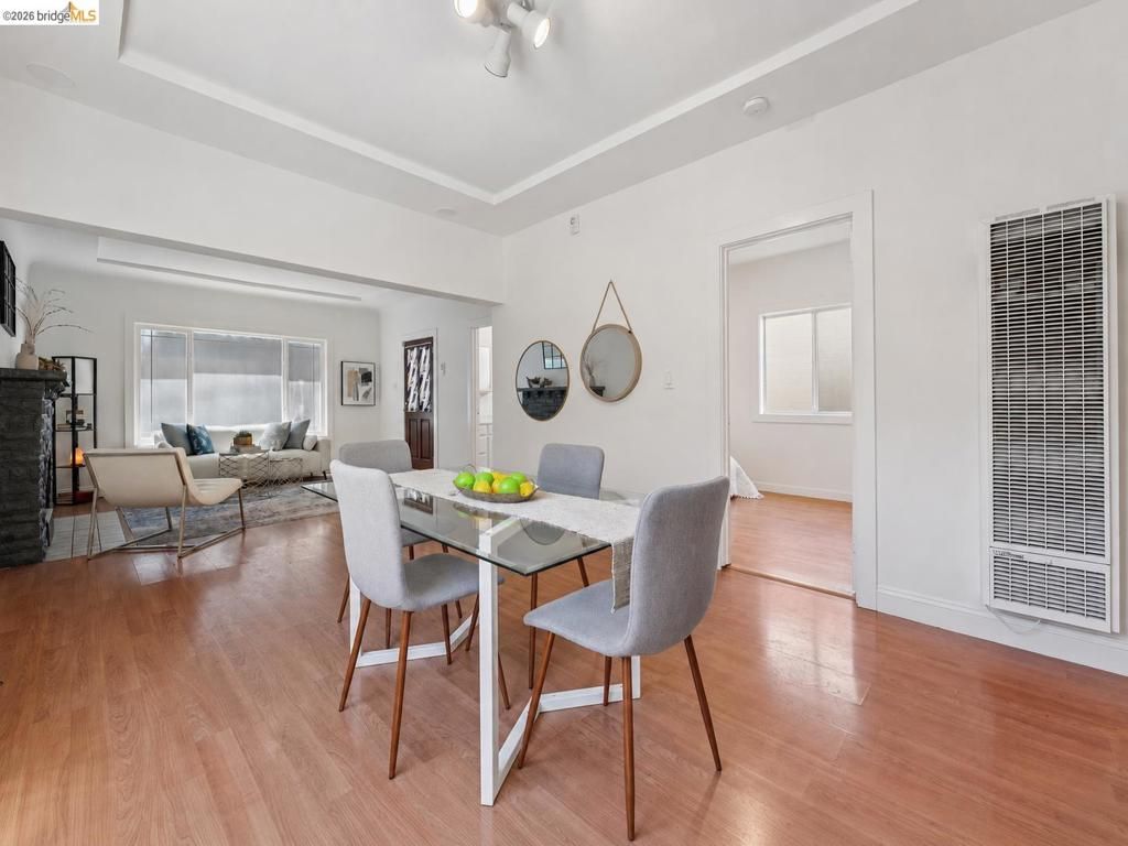 Image 9 of property listing at 220 Marina Way, Richmond, CA 94801