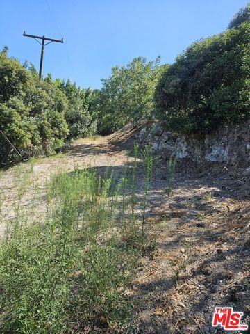 3923 Deer Avenue, Sherman Oaks, CA 91423