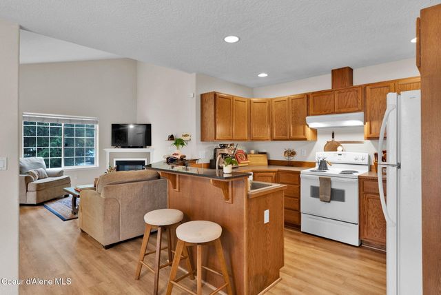 1317 N FORSYTHIA CIR, Post Falls, ID 83854