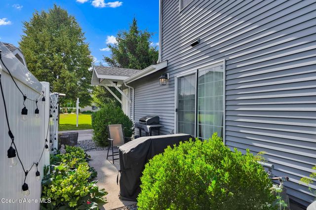 1317 N FORSYTHIA CIR, Post Falls, ID 83854