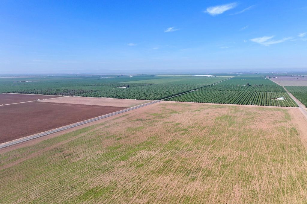 Image 2 of property listing at 0 Le Grand Road, Le Grand, CA 95333