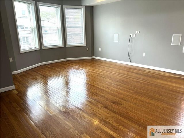586 Jacques Street, Perth Amboy, NJ 08861