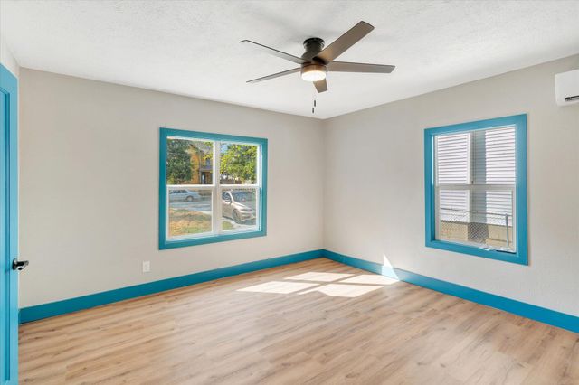 1464 N Clay Avenue, Springfield, MO 65802