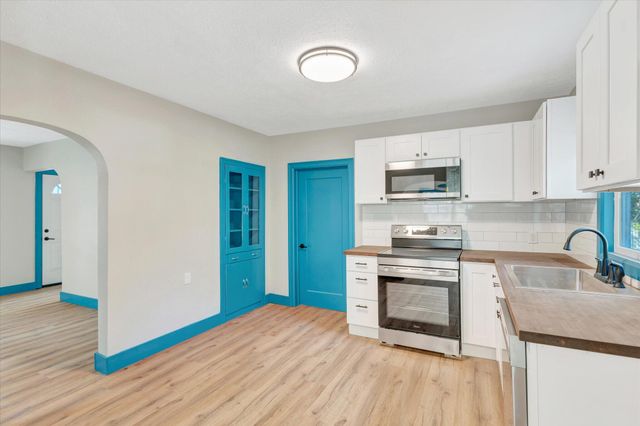 1464 N Clay Avenue, Springfield, MO 65802