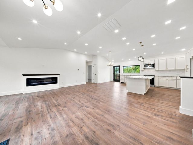 4397 S Hemlock Avenue, Springfield, MO 65810