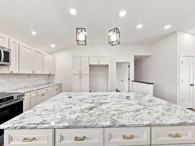 4397 S Hemlock Avenue, Springfield, MO 65810