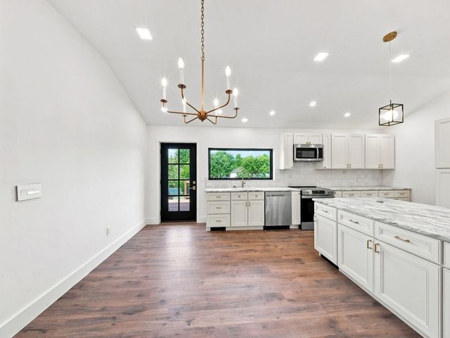 4397 S Hemlock Avenue, Springfield, MO 65810