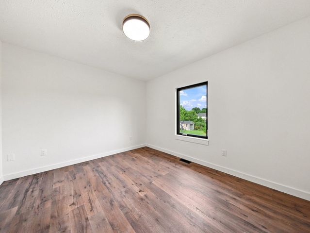4397 S Hemlock Avenue, Springfield, MO 65810