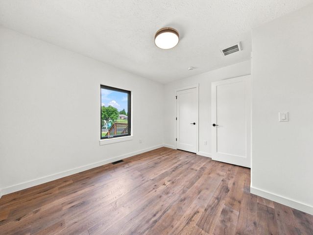 4397 S Hemlock Avenue, Springfield, MO 65810