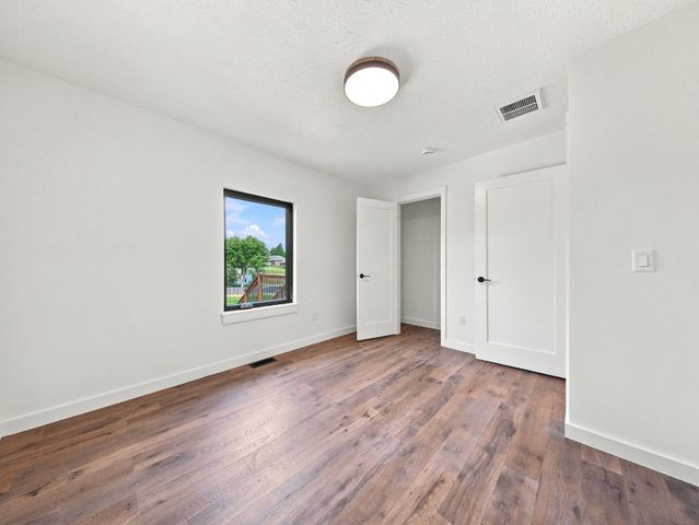 4397 S Hemlock Avenue, Springfield, MO 65810