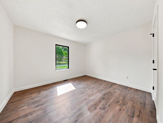 4397 S Hemlock Avenue, Springfield, MO 65810