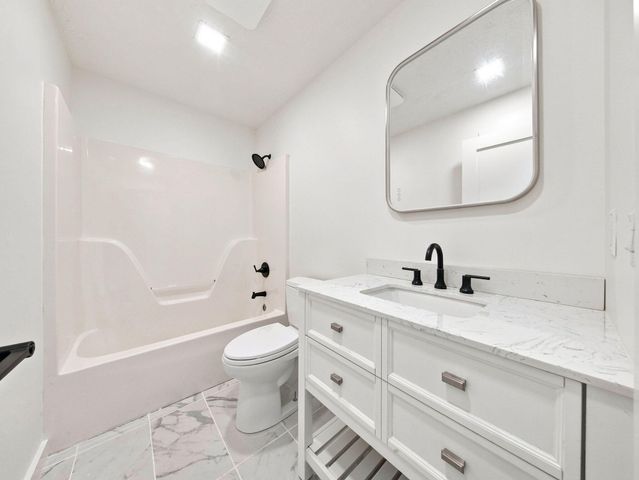4397 S Hemlock Avenue, Springfield, MO 65810