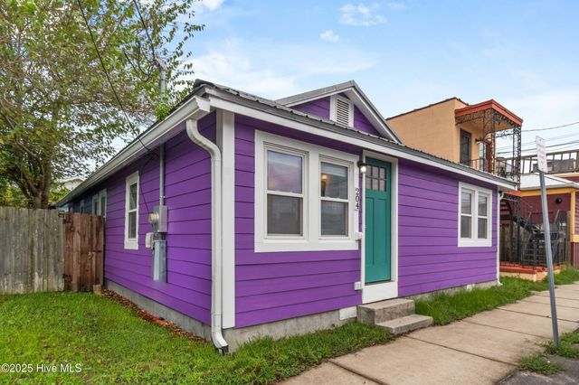 204 Charlotte Avenue, Carolina Beach, NC 28428