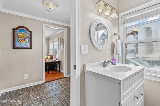 204 Charlotte Avenue, Carolina Beach, NC 28428