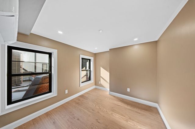 20-21 Shawmut St, Boston, MA 02116