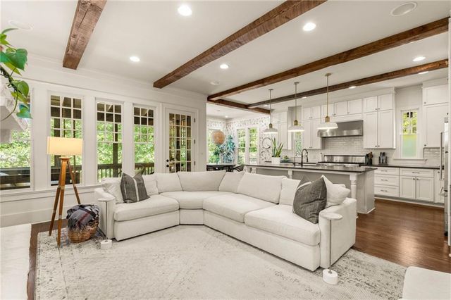 10568 Serenbe Lane, Chattahoochee Hills, GA 30268