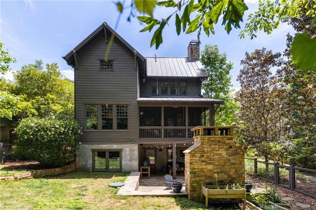 10568 Serenbe Lane, Chattahoochee Hills, GA 30268