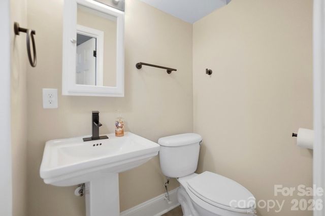 6621 Piney Path Road, Charlotte, NC 28212