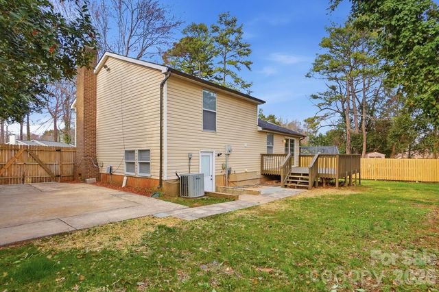 6621 Piney Path Road, Charlotte, NC 28212