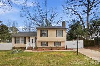6621 Piney Path Road, Charlotte, NC 28212