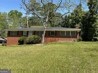 506 Pineridge Drive, Forest Park, GA 30297