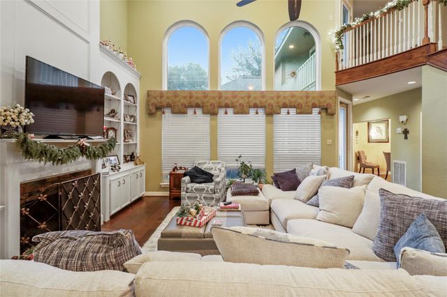 134 Strawberry Drive, Lake Jackson, TX 77566